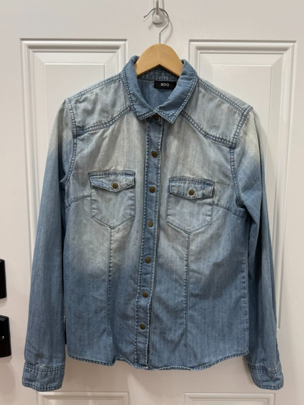BDG Light Wash Denim Western Snap Button Shirt Size Medium